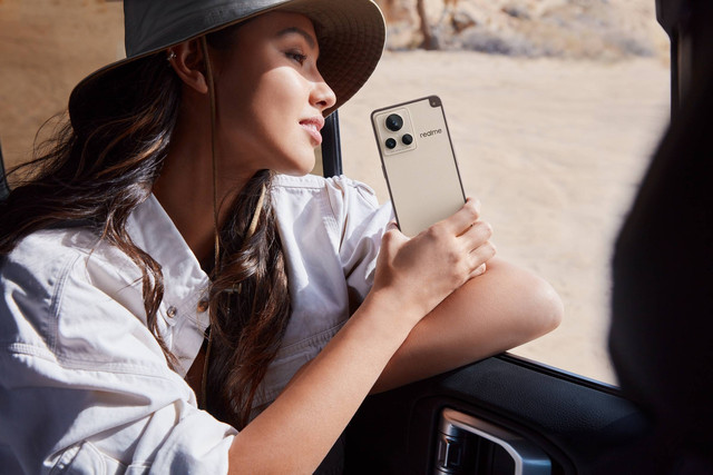 ilustrasi rekomendasi hp realme yang ada ultra wide dari seri GT. Foto: realme.com.