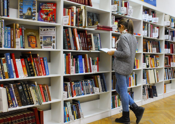 Ilustrasi Toko Buku di Jogja. Sumber: Pexels/Pixabay