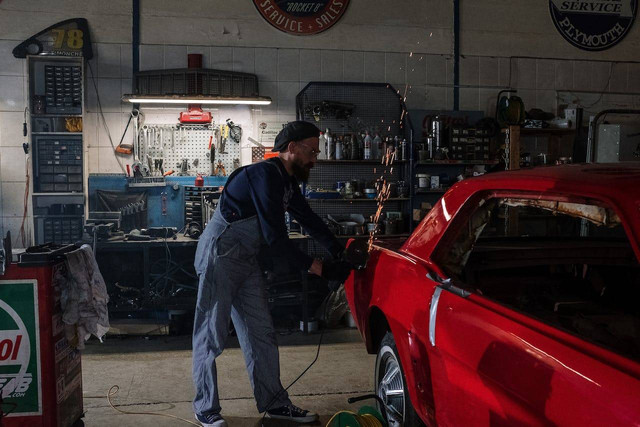  Ilustrasi produksi massal di bidang otomotif pertama kali dilakukan oleh perusahaan. Foto: Ford