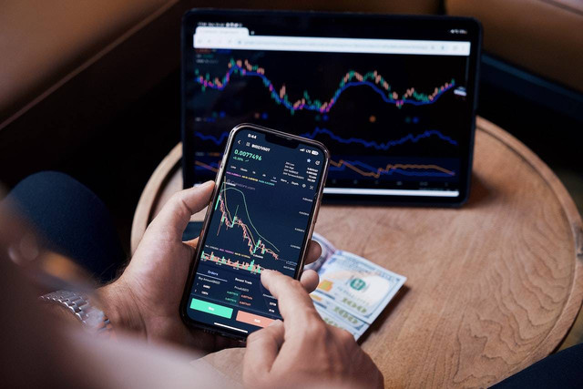 Ilustrasi cara terbaik untuk menginvestasikan uang untuk pensiun. Foto: Pexels