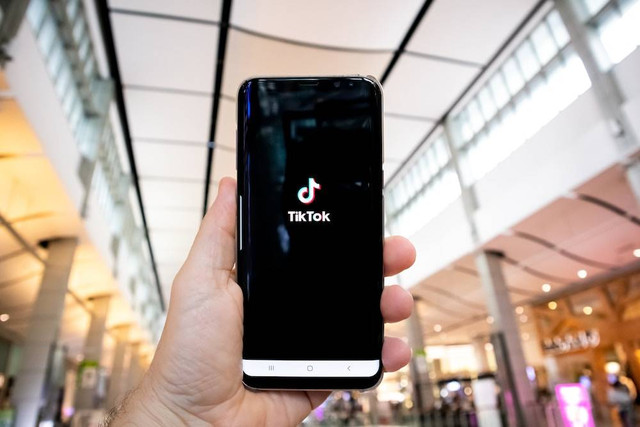 Ilustrasi aplikasi TikTok. Foto: Unsplash