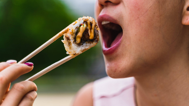 Mindless eating mengakibatkan banyak hal buruk bagi tubuh. (pexels.com/Utopix Pictures Pictures)