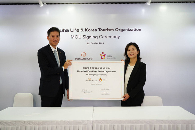 Penandatanganan MoU antara Hanwha Life dan Korea Tourism Organization (KTO). Foto: Hanwha Life