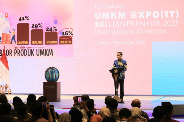 Presiden RI Joko Widodo menghadiri pembukaan UMKM EXPO(RT) BRILIANPRENEUR 2023, rangkaian dari HUT ke-128 BRI, yang diselenggarakan di Jakarta Convention Center pada tanggal 7 s.d 10 Desember 2023. Foto: BRI 