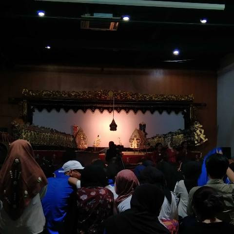 Pertunjukan wayang kulit di Museum Wayang Kota Tua Jakarta. Dokumen pribadi milik penulis.