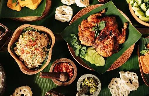 Ilustrasi Tempat Makan dekat Mini Mania Lembang. Sumber Unsplash/MielPhotos2008