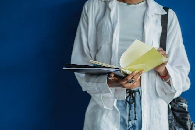 Soal UAS bahasa Arab kelas 3 MI semester 1. Sumber: pexels.com