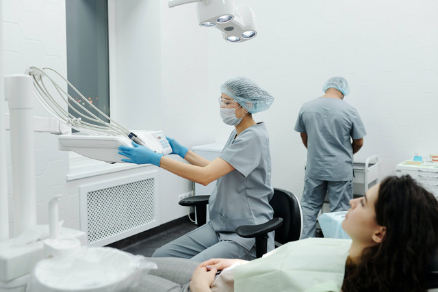 5 Klinik Kecantikan Terbaik di Surabaya. Foto:Pexels/Cedric Fauntleroy.