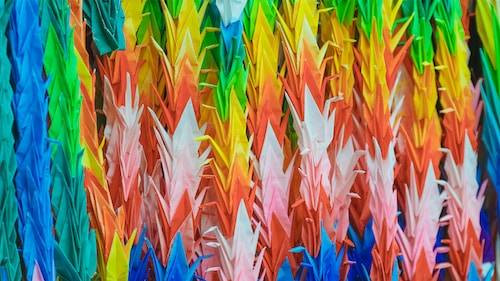 Ilustrasi Cara Membuat Kupu-kupu dari Kertas Origami. Sumber: Unsplash
