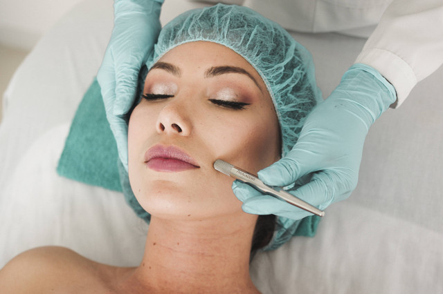 Ilustrasi klinik kecantikan di Semarang. Unsplash/karelys Ruiz.
