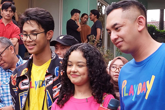 Alam Ganjar (kiri), Mutiara Baswedan, dan Ibnu Riza di acara talkshow MikirSantai Playday, Sabtu (9/12/2023). Foto: Nabila Ulfa/kumparan