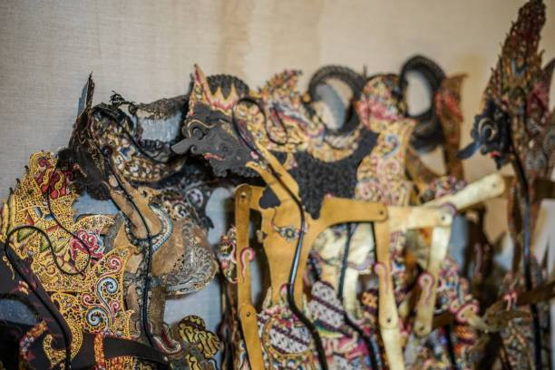 Foto tersebut contoh gambar Wayang by:pexels
