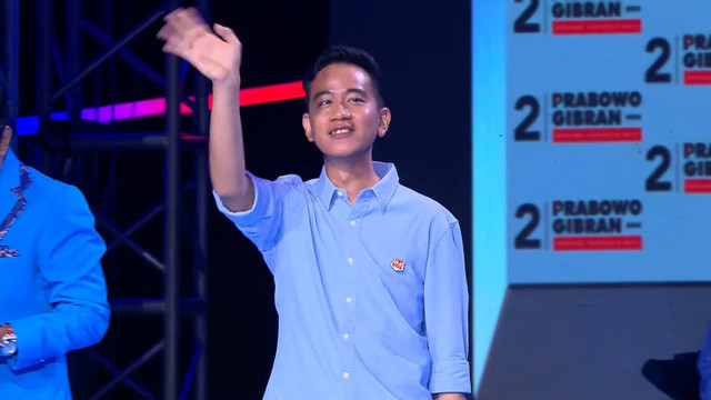 Calon wakil presiden nomor urut 2 Gibran Rakabuming Raka memberikan sambutan saat Konsolidasi Pemenangan Prabowo - Gibran di Sentul International Convention Centre, Bogor, Minggu (10/12/2023). Foto: Youtube/Waktunya Indonesia Maju
