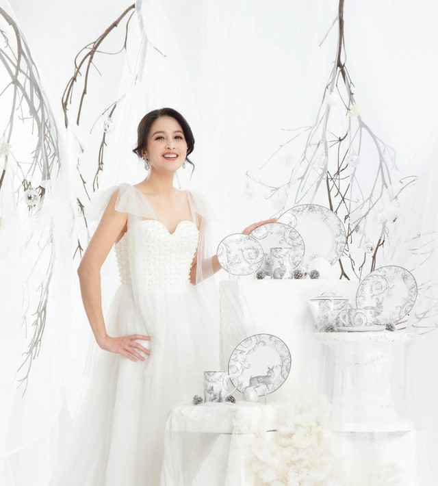 ZEN Tableware berkolaborasi dengan Sandra Dewi. Foto: Dok. ZEN Tableware