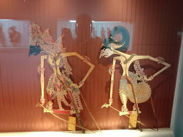 wayang kulit. sumber: dokumentasi penulis