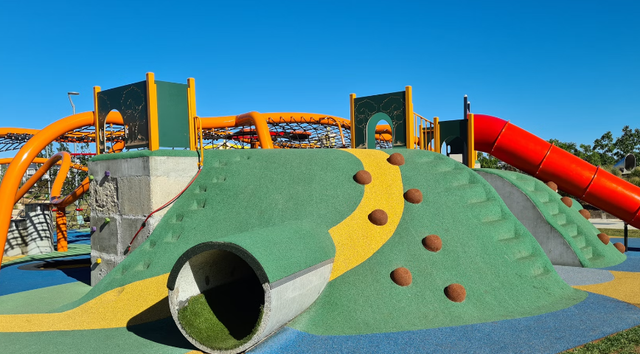 Ilustrasi gurita playground. Sumber: Unsplash/Nico Smit