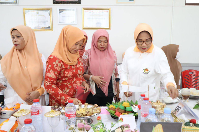 DWP Lapas Bulukumba Gelar Lomba Membuat Kue Meriahkan HUT Dharma Wanita