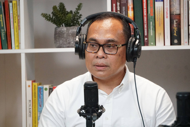 Pakar Hukum Internasional Hikmahanto Juhana dalam program DipTalk kumparan. Foto: Dicky Adam Sidiq/kumparan