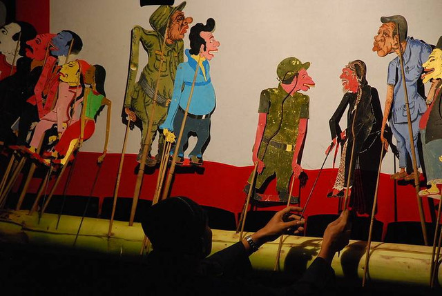 Wayang Kampung Sebelah. Sumber: Flickr.com