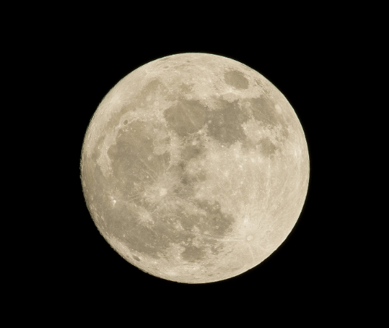 Ilustrasi apakah bulan berotasi. Sumber foto: pixabay/Pexels