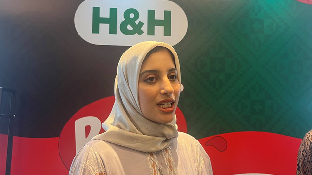 Seller TikTok Shop dan pemilik jenama kecantikan H&H Skincare, Kamilah Jaidi, di Tokopedia Tower, Jakarta Selatan pada Selasa (12/12/2023). Foto: Widya Islamiati/kumparan