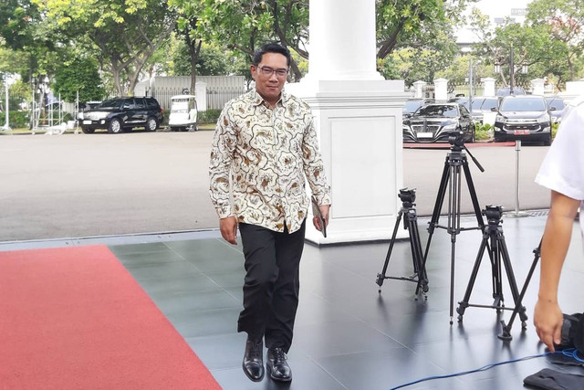 Ridwan Kamil bertemu Presiden Jokowi untuk membahas review pembangunan IKN di Istana Kepresidenan, Jakarta, Selasa (12/12/2023). Foto: Nadia Riso/kumparan