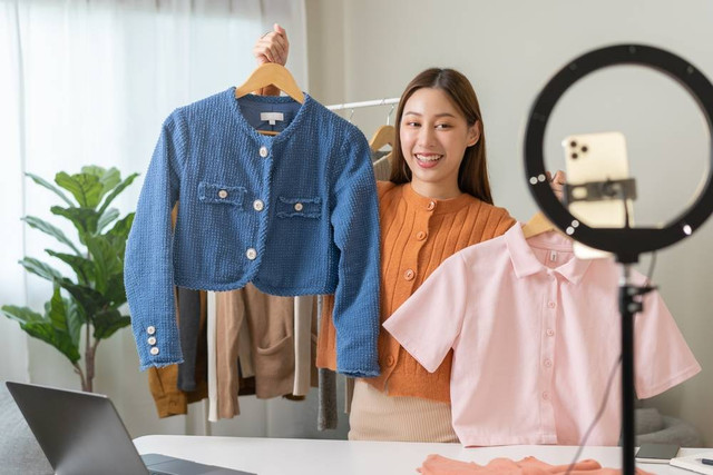 Ilustrasifitur live streaming di toko online. Foto: Shutterstock