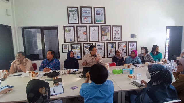 Ombudsman Republik Indonesia Perwakilan DIY (ORI DIY) mengekspos hasil pengawasan Penerimaan Peserta Didik Baru (PPDB) 2023 di DIY, Selasa (12/12/2023). Foto: Arfiansyah Panji Purnandaru/kumparan