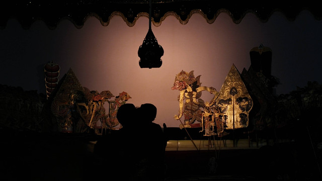 Pementasan Wayang Kulit. Sumber: Dokumen Pribadi