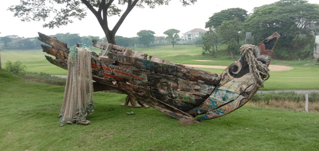 Salah saty karya intalasi di Biennale Jatim 10, dengan judul Invisible Teritorries, di Orasis Gallery, Surabaya. (8/12/23). Dokumentasi: Dimas Tri Pamungkas.