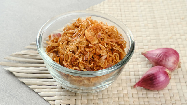Ilustrasi bawang goreng. Foto: tyasindayanti/Shutterstock