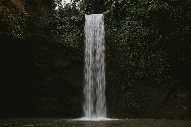 Ilustrasi Air Terjun Tibumana. Sumber: Unsplash/Florian Giorgio