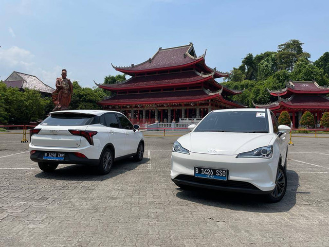 Media test drive mobil listrik Neta V di Semarang, Jawa Tengah. Foto: Sena Pratama/kumparan