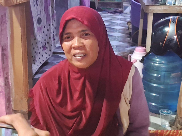 Rosehah (49) istri dari Muhyani (58) penjaga kambing yang tewaskan maling bergolok di Kampung Ketileng, Kelurahan Teritih, Kecamatan Walantaka, Kota Serang. Foto: Dok. Istimewa
