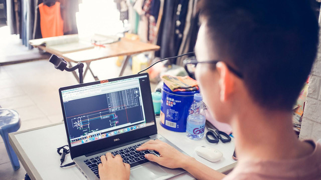 Ilustrasi Tempat Servis Laptop di Denpasar, Sumber Unsplash Chuanyang Chen