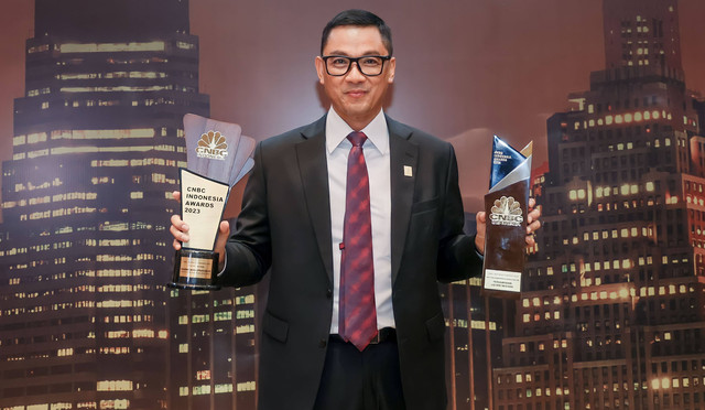 Dirut PLN, Darmawan Prasodjo mengucapkan terima kasih atas 2 penghargaan yang diberikan tersebut. Foto: dok. PLN