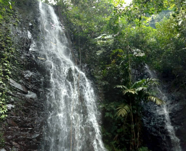 Suasana Lokasi Wisata Curug Bandung (Foto: Dokumentasi pribadi)
