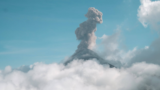 Ilustrasi erupsi freatik. Foto: Pexels