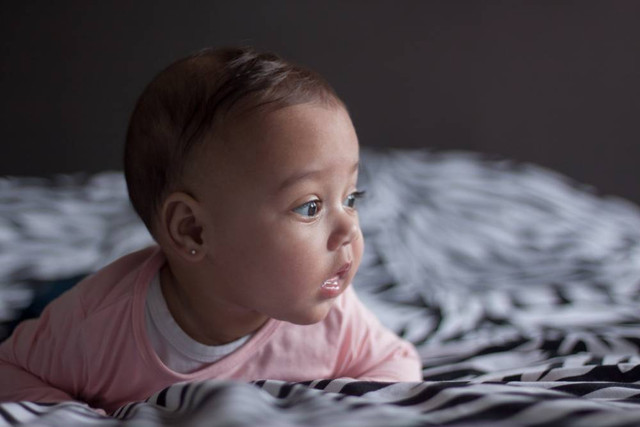 Ilustrasi bayi ditindik. Foto: DanielVinke/Shutterstock