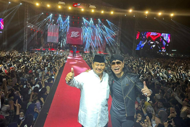 Capres nomor urut 02 Prabowo Subianto bersama Gus Miftah. Foto: Dok. Istimewa