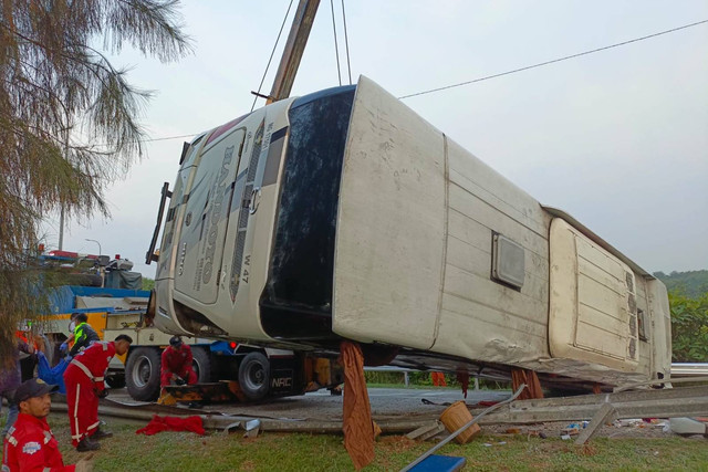 Kecelakaan bus Handoyo di Tol Cipali KM 72, Jumat (15/12/2023). Foto: Dok. Istimewa