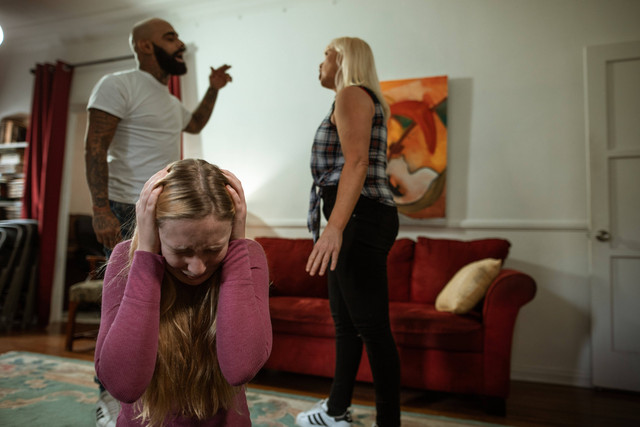 Ilustrasi : Cara Mengatasi Abusive Relationship . Sumber : RDNE Stock project/Pexels.com