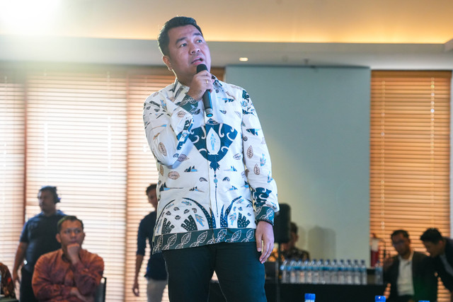 Direktur PT Belitung Pantai Intan (BUPP KEK Tanjung Kelayang), Daniel Alexander saat memberikan pemaparan, Rabu (13/12/2023). Foto: BUPP KEK Tanjung Kelayang