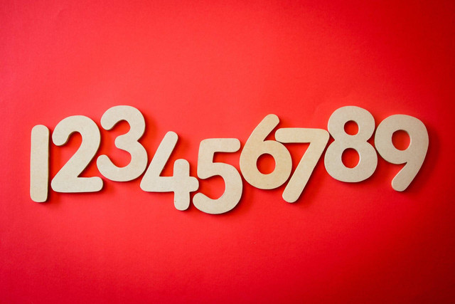 Ilustrasi Cara penjumlahan dengan metode maju, bersusun dan pasangan bilangan. Sumber: pexels/magda ehlers