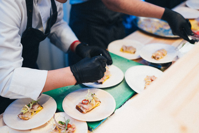 Ilustrasi Kuliner Halal Medan. Foto: Unsplash/Anton Rybakov.