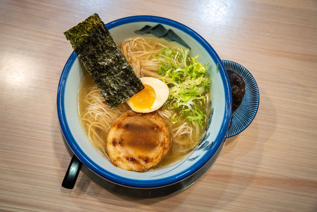 Ramen Bajuri Jatinangor, foto hanya ilustrasi, bukan tempat sebenarnya: Unsplash/Jason Leung
