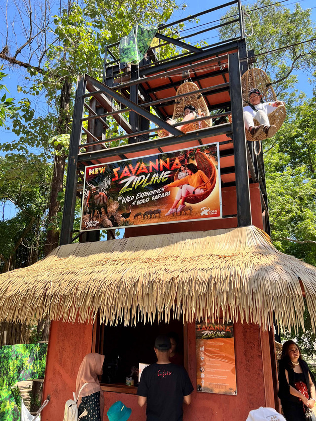 Wahana Savana Zipline terpanjang di Jawa Tengah. Foto: Gitario Vista Inasis/kumparan