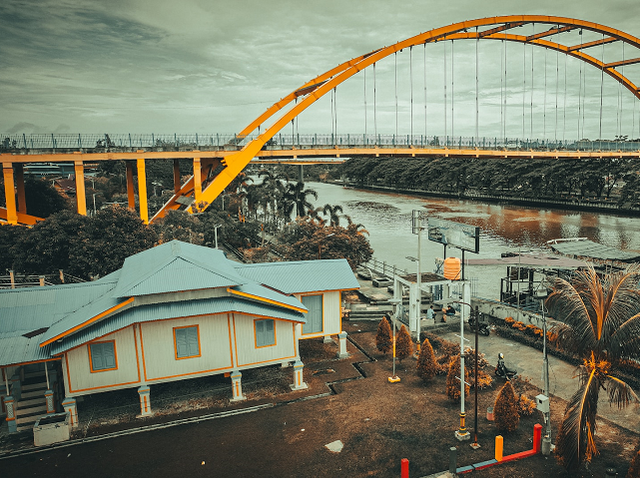 Ilustrasi perbedaan utama antara ragam hias melayu riau dengan seni rupa umum. Sumber: pexels.com/TinoFx.