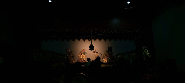 Pertunjukan lakon wayang Gatotkaca di Museum Kota Tua, Jakarta, Minggu (24/09/23)