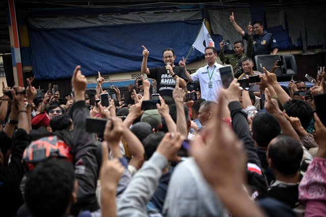 Capres nomor urut 1 Anies Baswedan berkampanye di Pasar Inpres Lubuklinggau, Sumatera Selatan, Senin(18/12). Foto: Dok. Istimewa